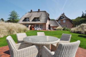 Κήπος έξω από το Doppelhaushälfte Düne & Reet