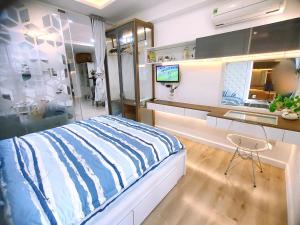 Gallery image of Linda Apartment-ICON56-District4-3mins to center dtrc1- INFINITY POOL- AWESOME ROOFTOP in Ho Chi Minh City