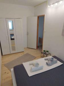 Katil atau katil-katil dalam bilik di Apartment in Povile 50835
