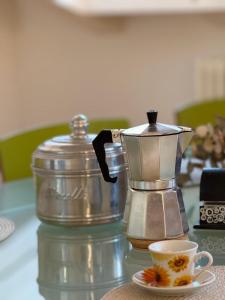 Utensilios para hacer té y café en Mohho suite