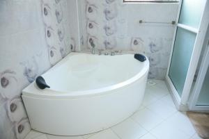 Gallery image of Nyali Fully Furnished Rooms With Swimming pool in Mombasa