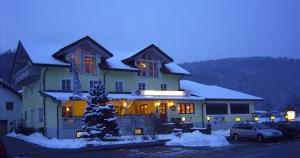 Gallery image of Gasthof Hotel zur Post in Erlau