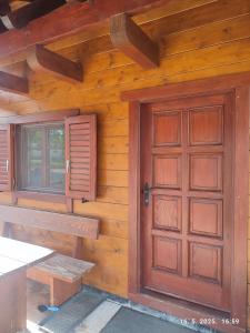 Photo de la galerie de l'établissement Cypres, modern wooden house with free parking, à Gračec