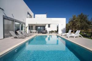 Bazén v ubytovaní Gramvousa Villas alebo v jeho blízkosti
