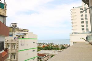 ブンタウにあるThảo Nguyên Hotelの建物の屋根からの眺め