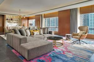 Posezení v ubytování Renaissance Kuala Lumpur Hotel & Convention Centre