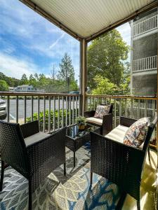 Μπαλκόνι ή βεράντα στο Modern and Comfy - 2BR 2BA - 1st Floor, Near Outlets, Beaches & Christmas Village