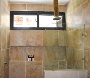 Un baño de Selanna Full Accommodation for 26 people