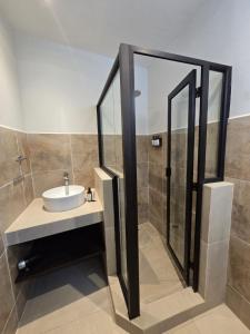 Un baño de Selanna Full Accommodation for 26 people