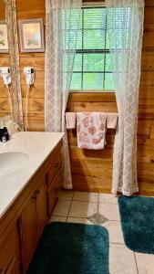 Φωτογραφία από το άλμπουμ του Cabin in the Woods σε Eureka Springs +22 φωτογραφίες