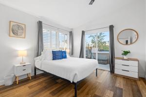 Ένα ή περισσότερα κρεβάτια σε δωμάτιο στο Dog-Friendly House with Hot Tub, AC, Game Room +70 φωτογραφίες