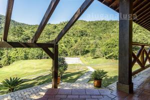 Afbeelding uit fotogalerij van Mansão da Imperatriz: Vintage, Termas e Natureza in Santo Amaro da Imperatriz