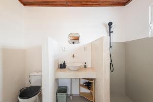 Un baño de Modern family villa with private pool near Mambo Beach & Jan Thiel