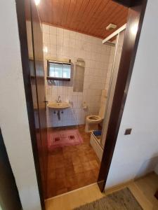 Koupelna v ubytování Gasthof zur Post Eisenerz + 37 fotografií
