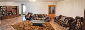 A seating area at Kamara Guest House