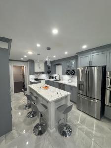 Η κουζίνα ή μικρή κουζίνα στο Pearson Gateway Comfort Home