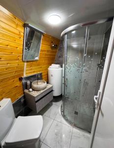 Koupelna v ubytování Sairme Glampings