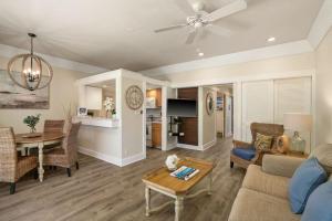 Imagen de la galería de Kauai Kiahuna Plantation #402 by Coldwell Banker Island Vacations, en Koloa