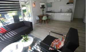 Η κουζίνα ή μικρή κουζίνα στο Palm tree house +17 φωτογραφίες