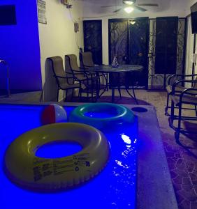 Bazén v ubytování Cozy Home nebo v jeho okolí