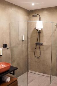 Ένα μπάνιο στο 7rooms - Self Check-in