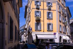 Το κτήριο όπου στεγάζεται  το διαμέρισμα