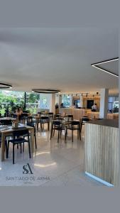 Restaurace v ubytování Hotel Santiago de Arma