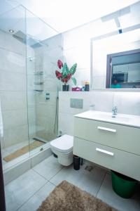 Ένα μπάνιο στο Lovely Studio at Signature