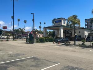 an empty parking lot next to a gas station at Oceanside, CA – Marina / Camp Pendleton in Oceanside