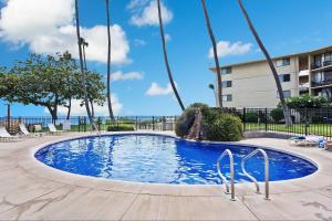 Πισίνα στο ή κοντά στο Experience oceanfront luxury at Kanai A Nalu 209, a Spacious 2-Bd/2Ba condo, AC