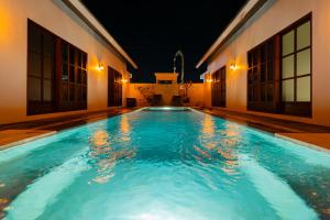 Bazén v ubytování Kardi Residence By Bali Cabin nebo v jeho okolí