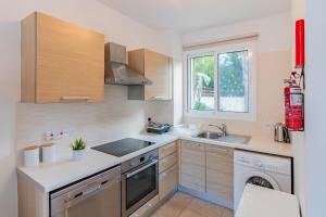 Η κουζίνα ή μικρή κουζίνα στο Villa Rosita