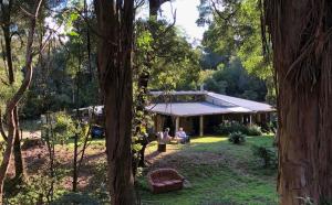 Κήπος έξω από το Battery Creek Farm