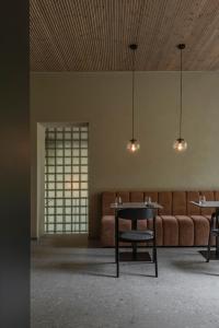 Posezení v ubytování LAJOS Hotel