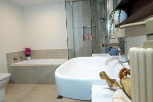 Gallery image of Beachside Escape - Beaches, Dining & Coastal Vibes in Caloundra