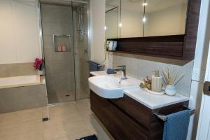 Gallery image of Beachside Escape - Beaches, Dining & Coastal Vibes in Caloundra