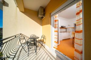 Apartmani Rajka Paparić的阳台或露台
