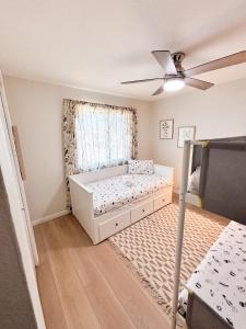 Postel nebo postele na pokoji v ubytování Hermosa Hideaway