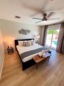 Postel nebo postele na pokoji v ubytování Hermosa Hideaway + 29 fotografií
