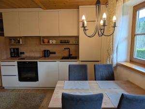 Kuchyňa alebo kuchynka v ubytovaní Appartement Hartl