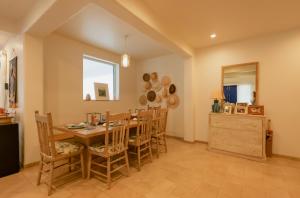 Χώρος καθιστικού στο Casa Singh BY Akama Homes