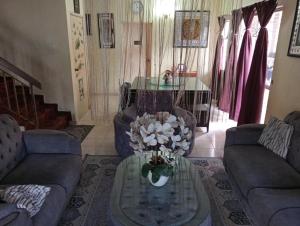 Χώρος καθιστικού στο have fun staying here