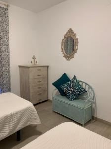 Łóżko lub łóżka w pokoju w obiekcie Riumar Nature 38 , piscina , aire acondicionado , barbacoa y pàrquing Privado