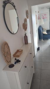 Imagen de la galería de T2 coquet proche plages, port et centre ville, en Golfe-Juan