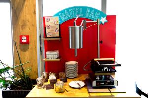 A cozinha ou cozinha compacta de ibis Köln Centrum