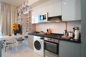Virtuvė arba virtuvėlė apgyvendinimo įstaigoje EasyGo-Spacious-Smart Layout - View dar 3 nuotraukos