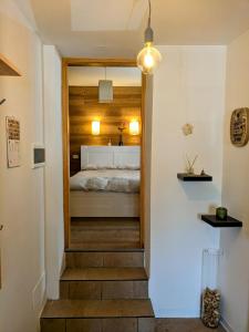 Ένα ή περισσότερα κρεβάτια σε δωμάτιο στο Cozy & Modern Lodge