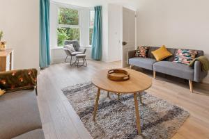 Posezení v ubytování Delightful Family Getaway Cornwall