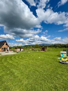 Peisaj natural din apropierea acestui chalet