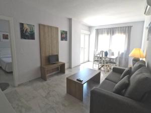 A seating area at Pleasant apartment in Benalmadena near Playa Beach Még 37 kép